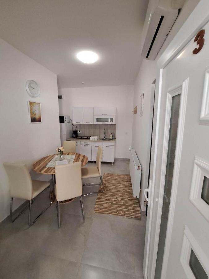 Milla Apartmanok エゲル エクステリア 写真